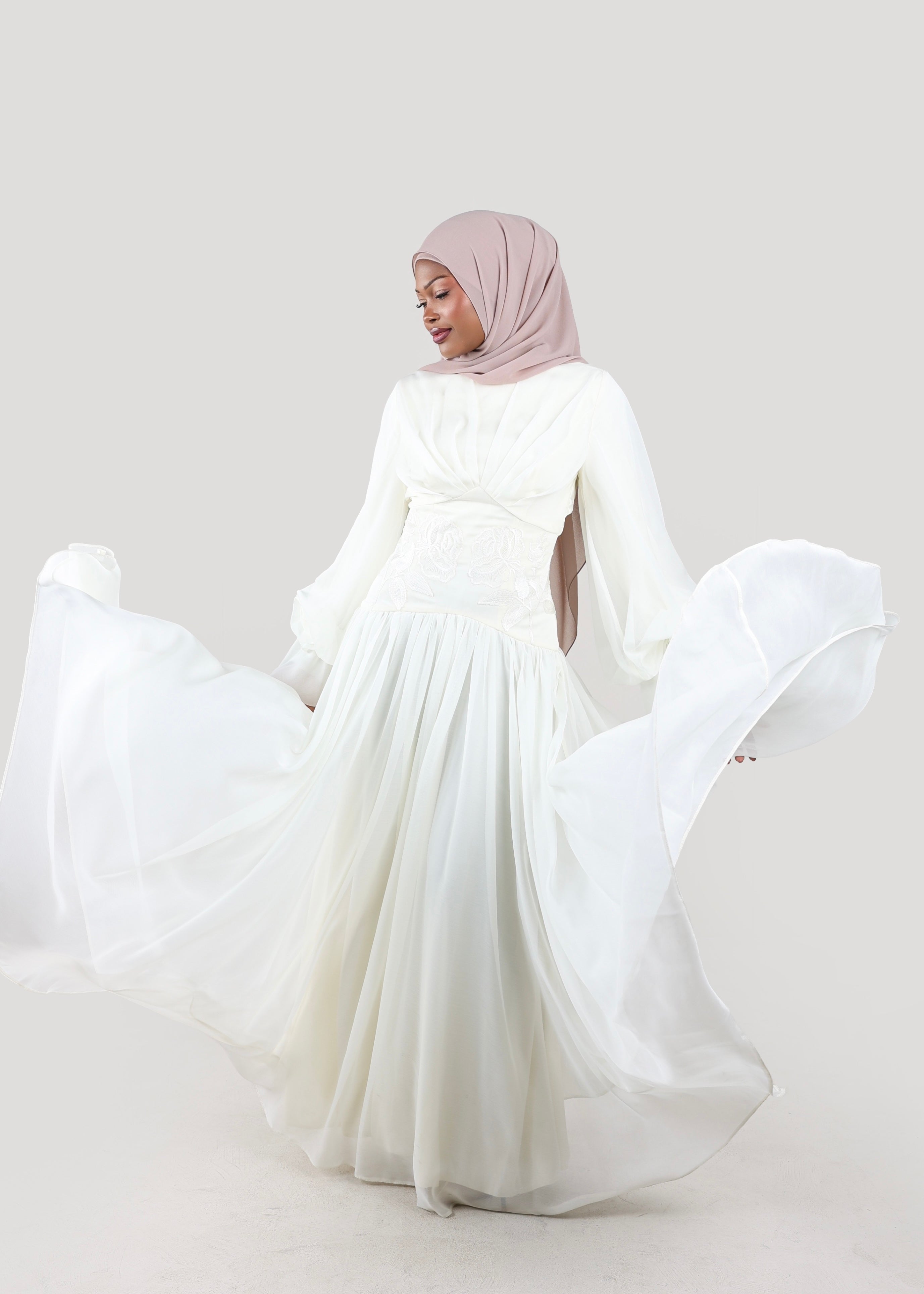 PRE ORDER ship 9/18 Hala Rose Gown | Ecru