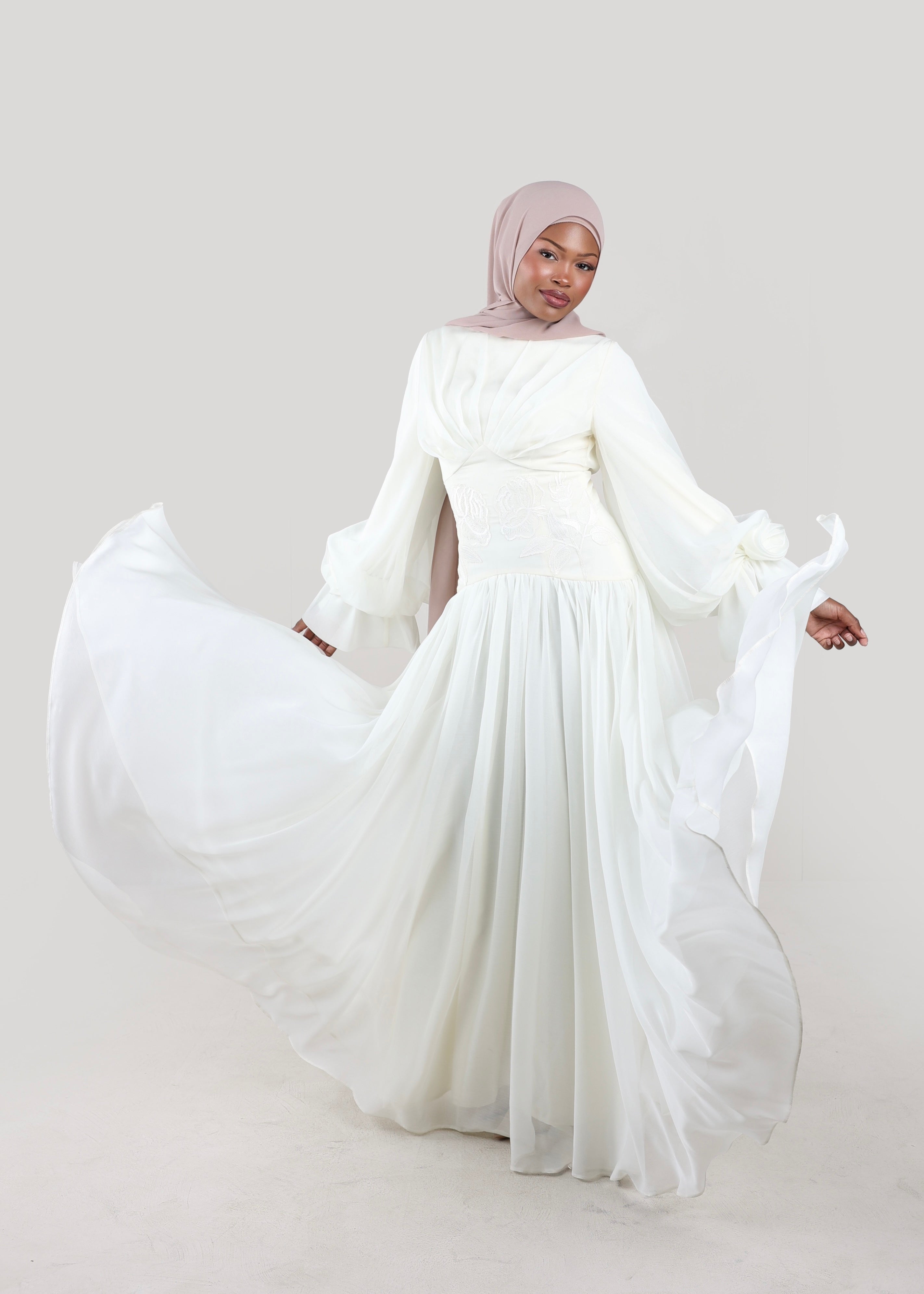 PRE ORDER ship 9/18 Hala Rose Gown | Ecru