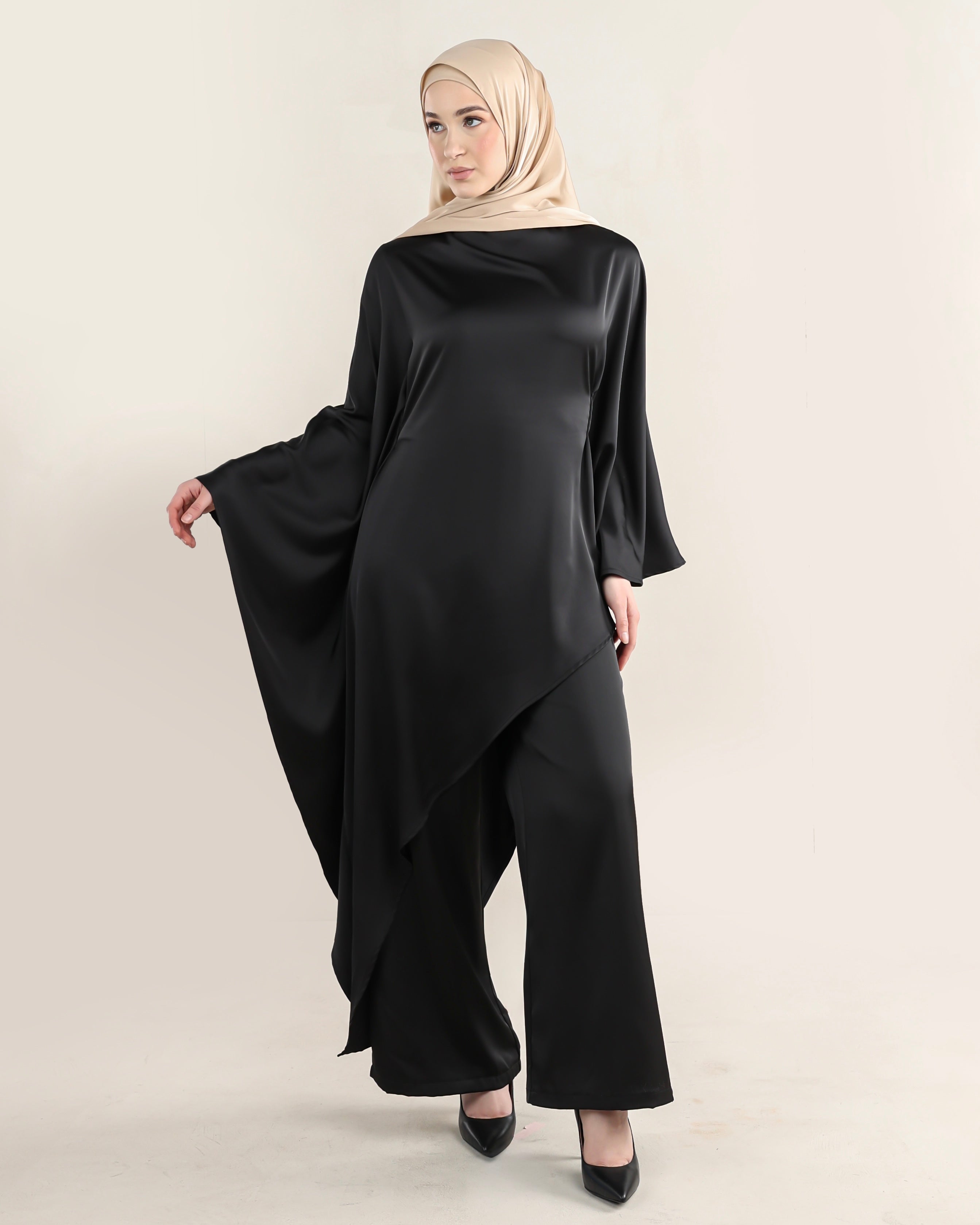 Luna Asymmetrical Drape Set | Noir