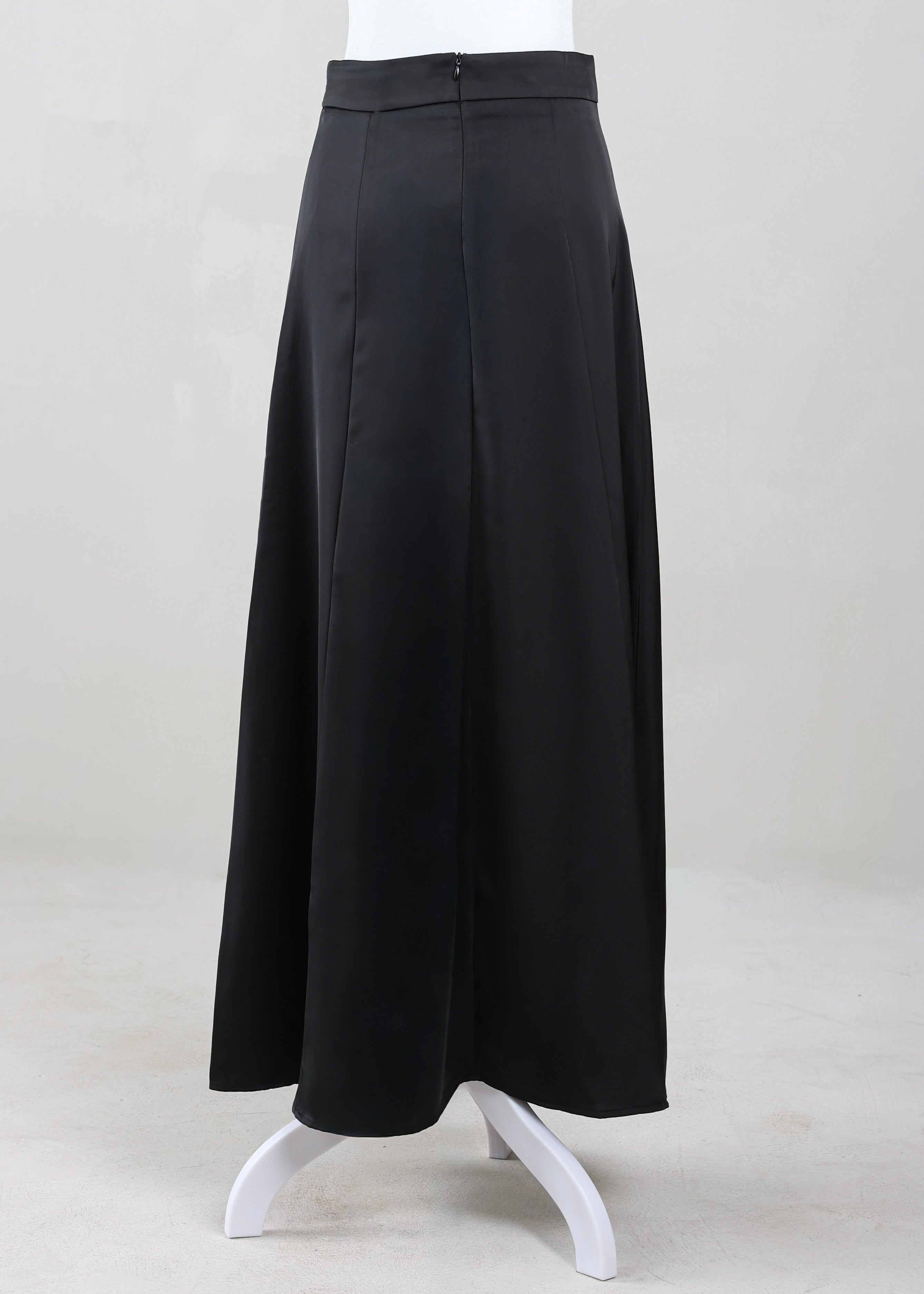 Sareen Satin Skirt | Noir