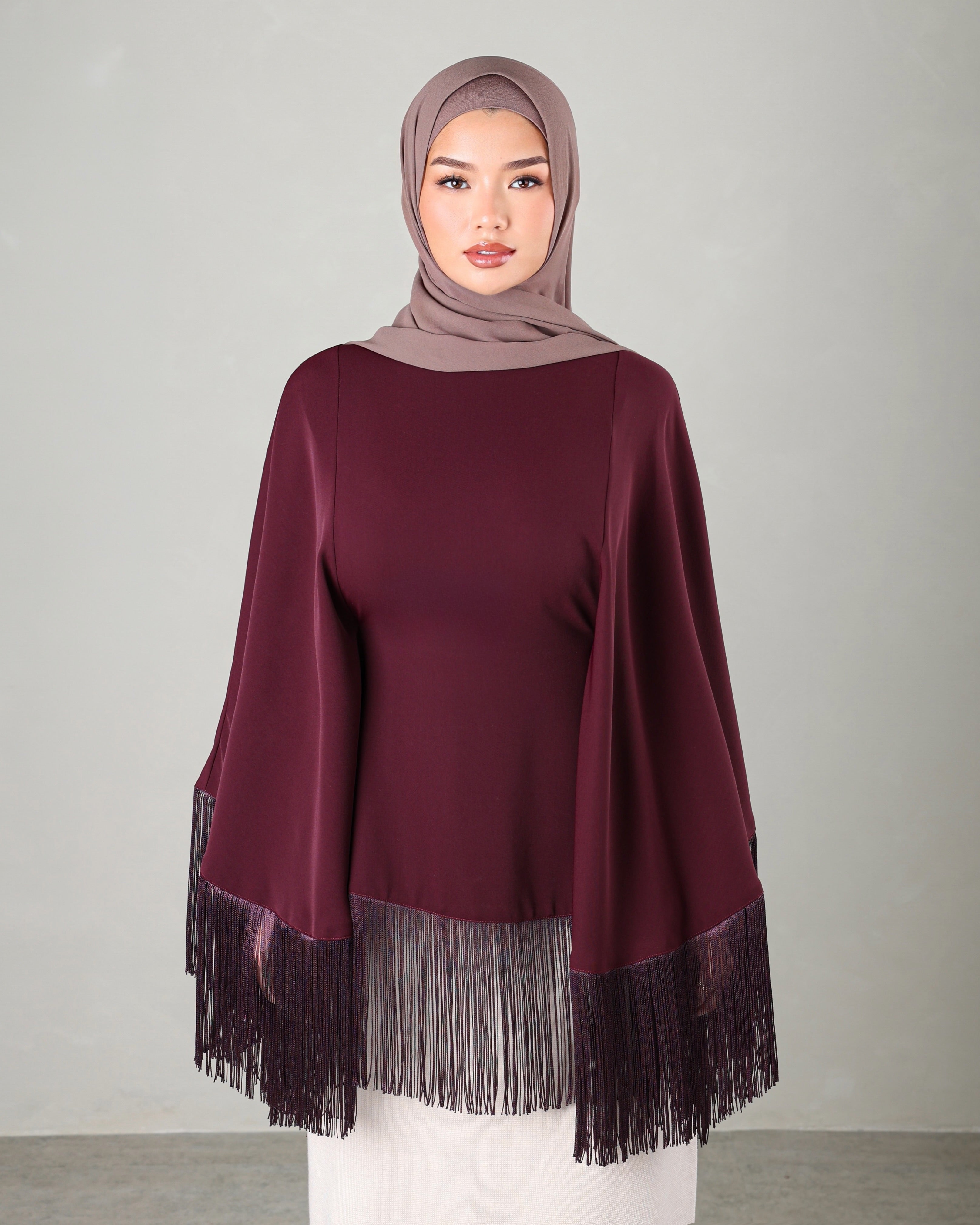 Lara Fringe Cape | Burgundy
