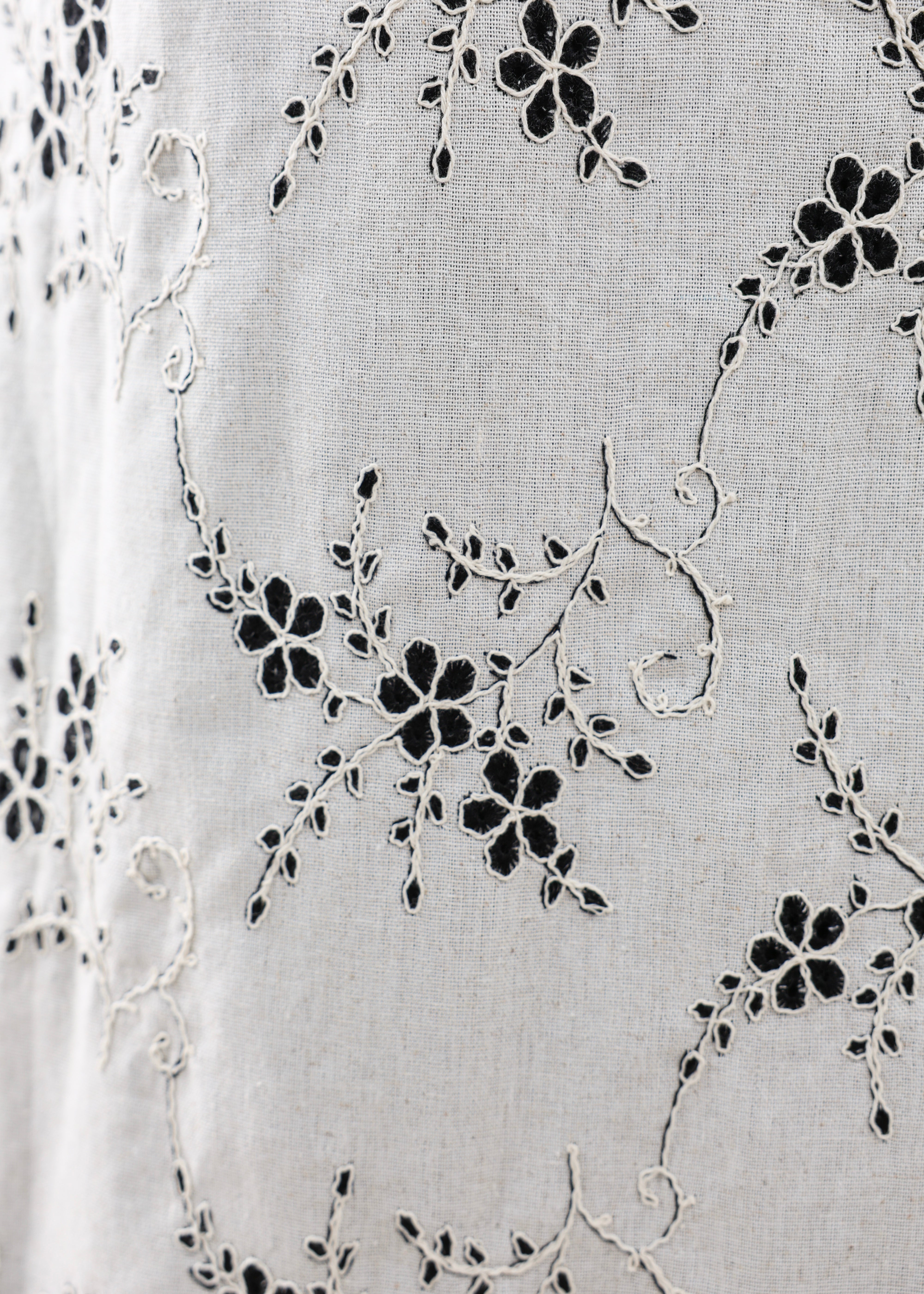 Lamees Linen Embroidered Abaya