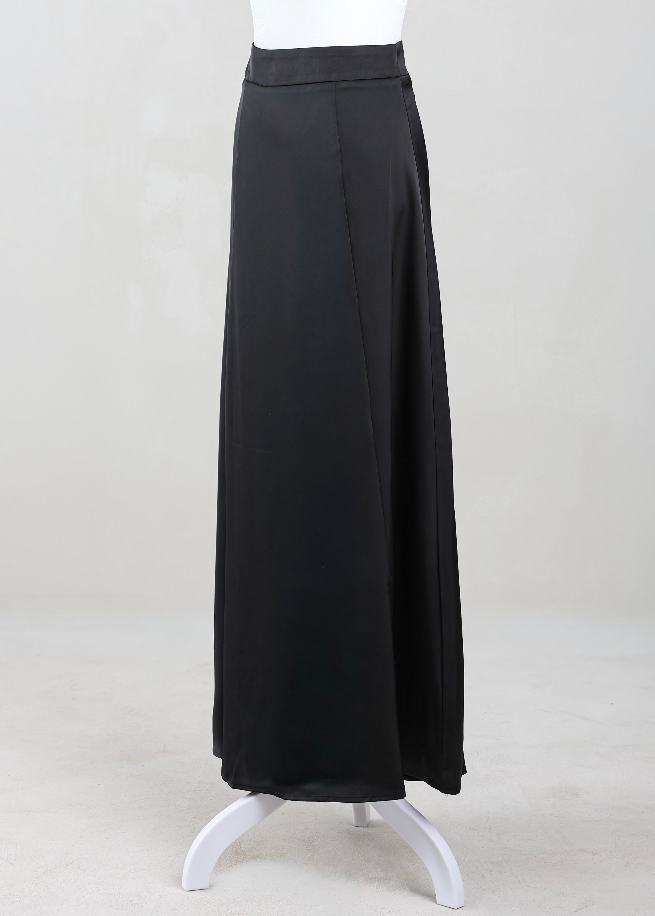 Sareen Satin Skirt | Noir